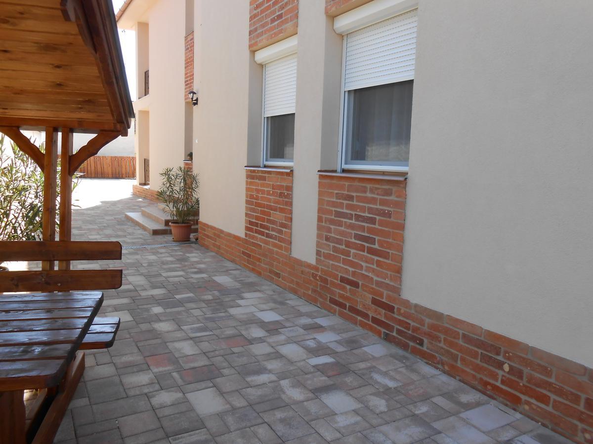 Imola és Andrea Apartmanház 2 Hajdúszoboszló Exterior foto